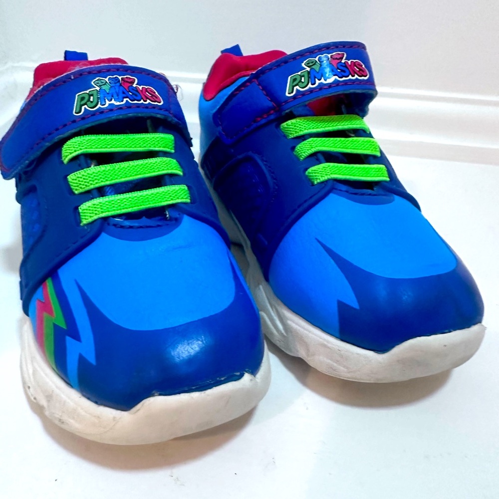 PJ Masks Toddler Boys Light Up Athletic Sneaker Size 7 Shoes